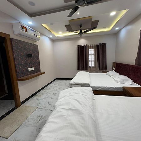 Shree Trilokeshwar Guest House Ujjain Exterior photo