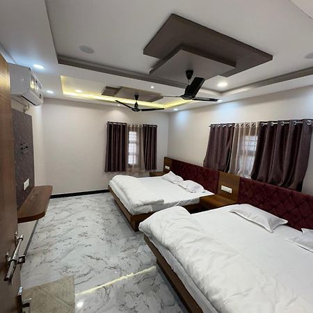 Shree Trilokeshwar Guest House Ujjain Exterior photo