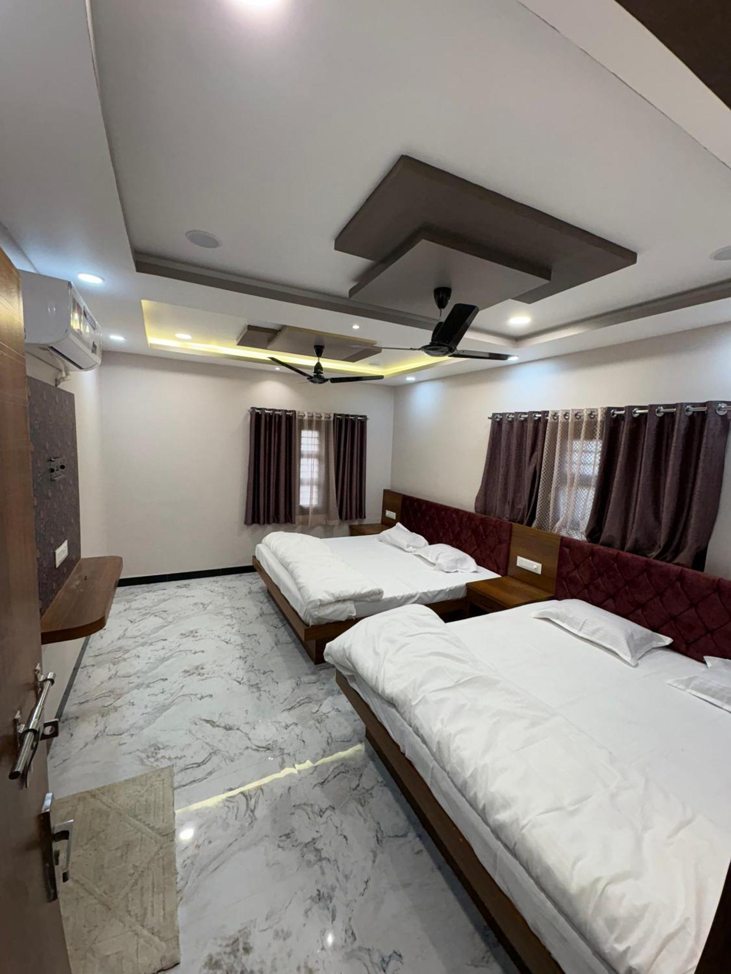 Shree Trilokeshwar Guest House Ujjain Exterior photo