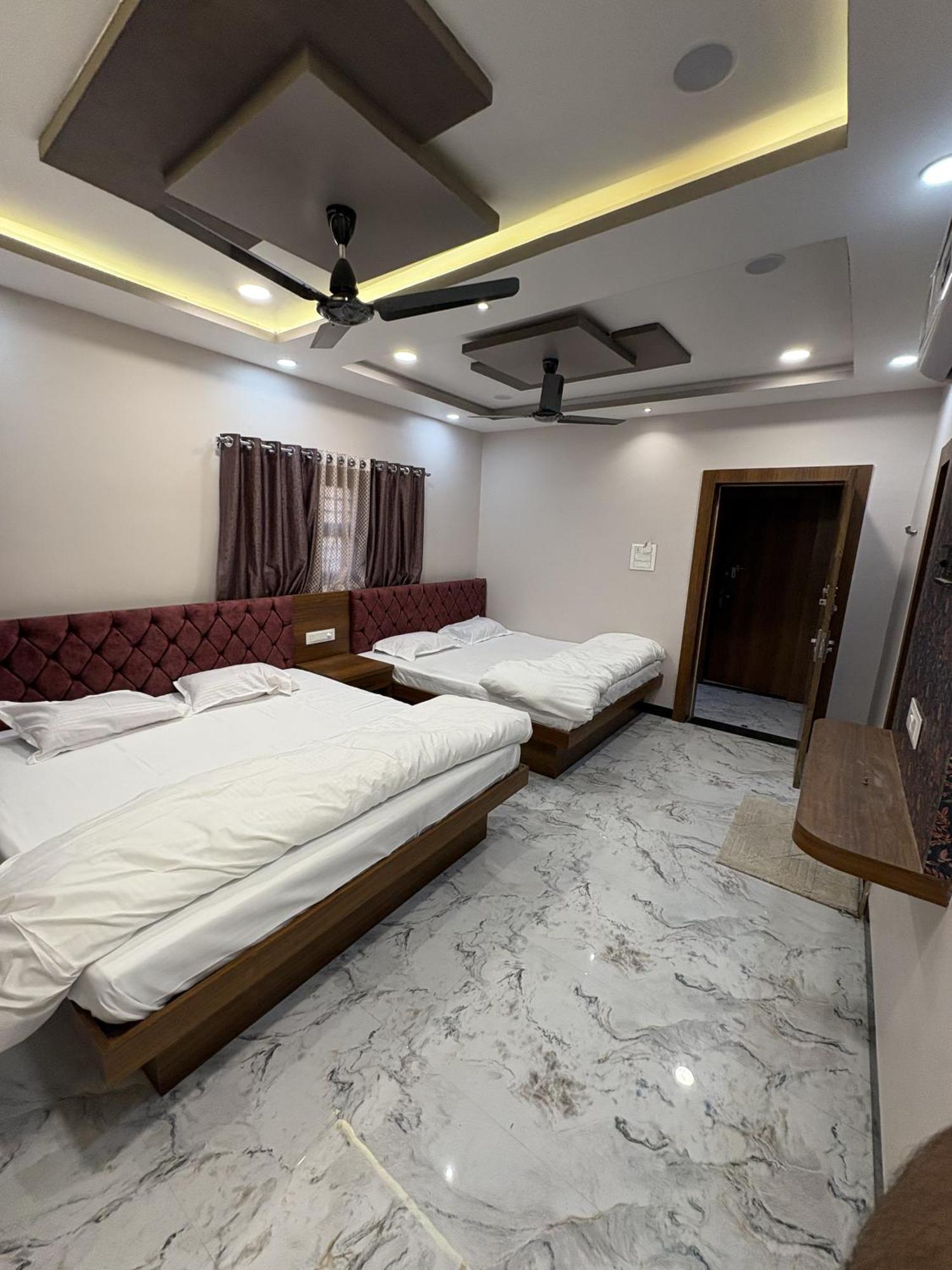 Shree Trilokeshwar Guest House Ujjain Exterior photo